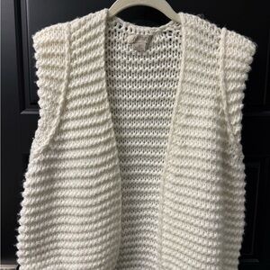 Astr Cream Chunky Open-Front Knit Sleeveless Vest